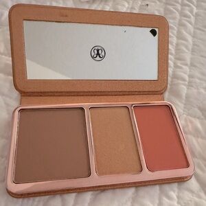 ANASTASIA BEVERLY HILL OFF TO COSTA RICA face palette!